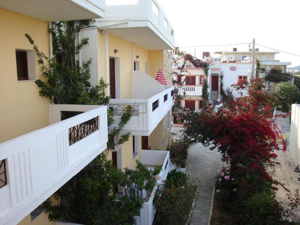 Anniko Aparthotel Stalos Exterior foto