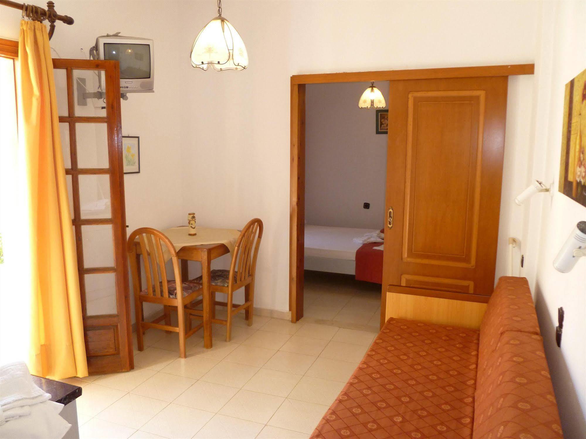 Anniko Aparthotel Stalos Exterior foto
